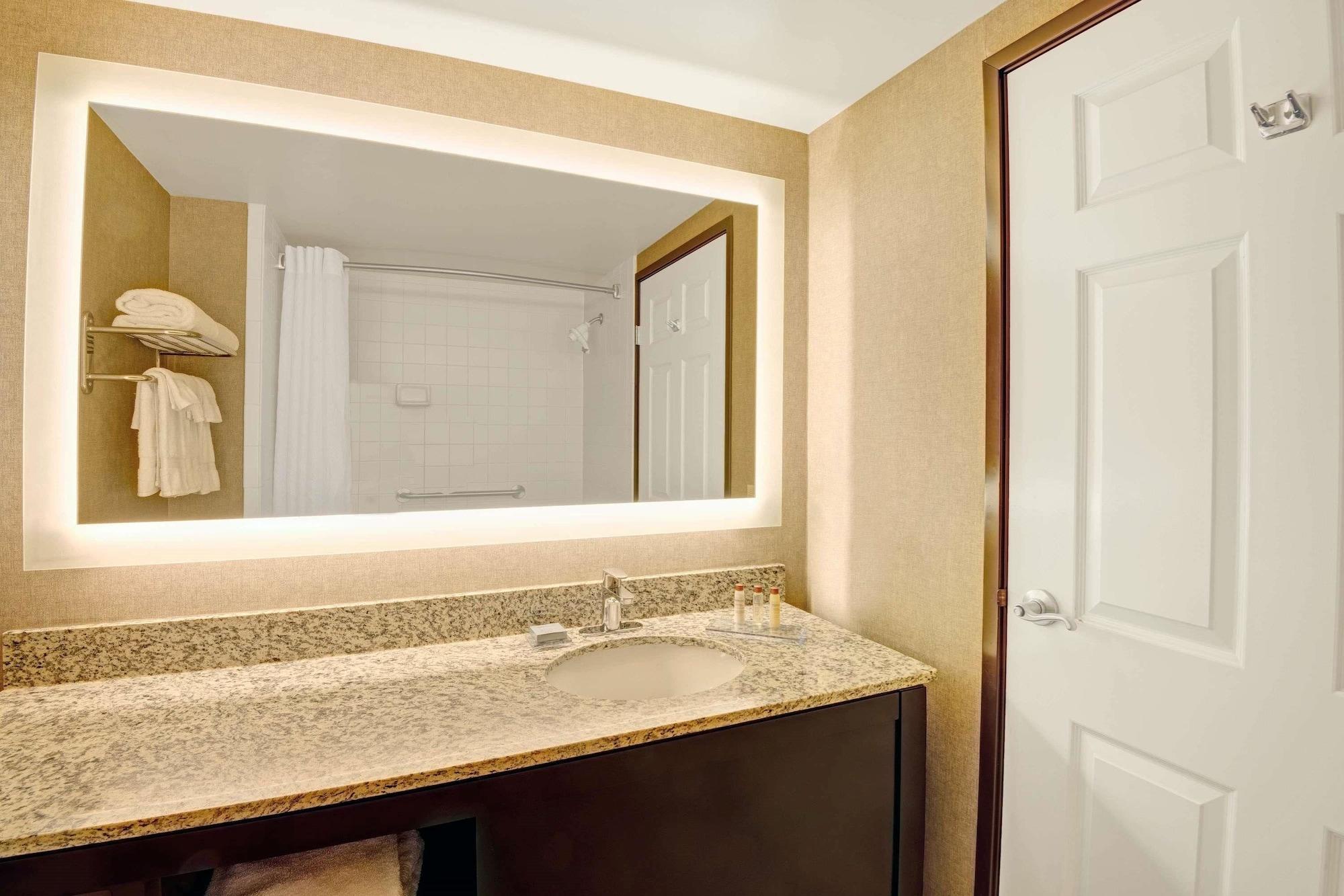 Wingate By Wyndham Cincinnati Blue Ash Exterior foto