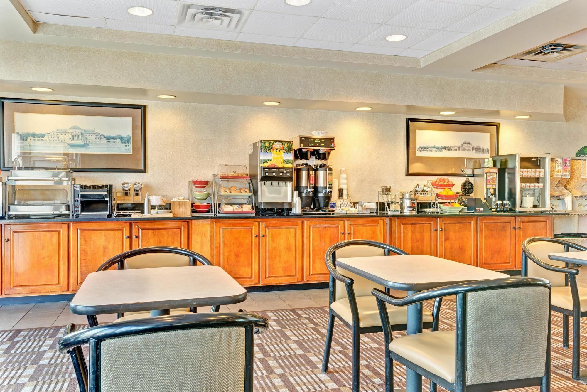 Wingate By Wyndham Cincinnati Blue Ash Exterior foto